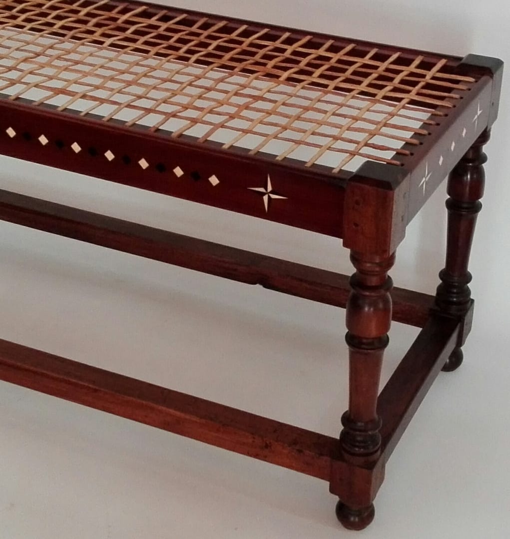 Inlay stinkwood bench